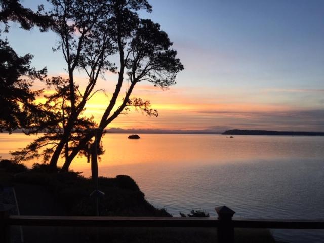 Puget Sound Chic Romantic Cottage With Private Beach Access & Gated Entry Port Ludlow المظهر الخارجي الصورة