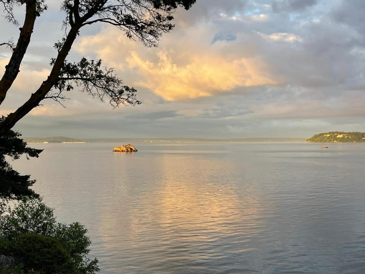 Puget Sound Chic Romantic Cottage With Private Beach Access & Gated Entry Port Ludlow المظهر الخارجي الصورة